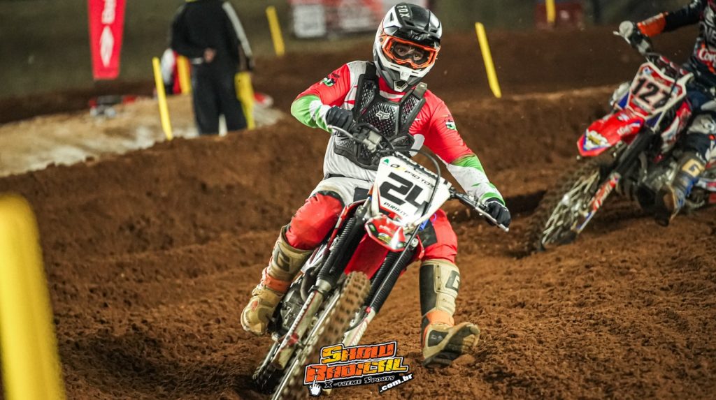 Arena Velocross retorna em grande estilo e presen&ccedil;a dos melhores pilotos do Brasil