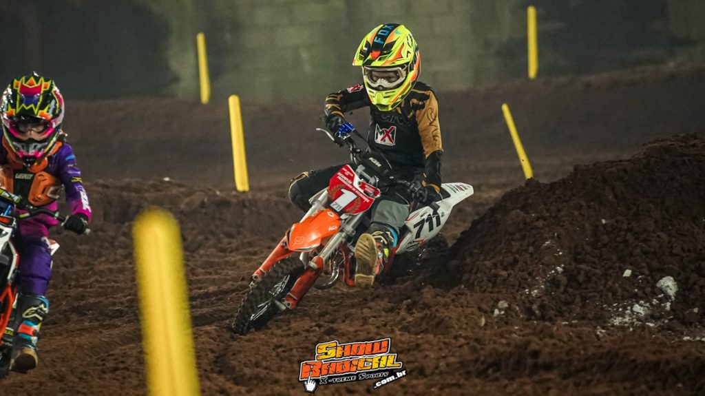 Arena Velocross retorna em grande estilo e presen&ccedil;a dos melhores pilotos do Brasil