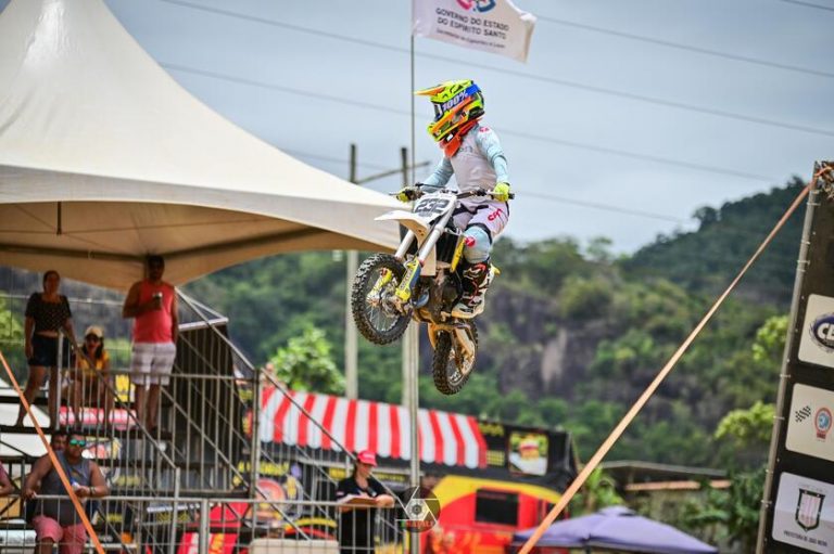 Henrique Spinassé é campeão do Capixaba de Motocross e encerra 2023 com quatro títulos
