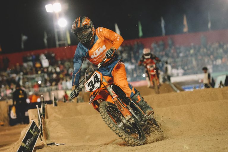 Assista ao Supercross de Dortmund, AO VIVO, com a participação do brasileiro Lucas Dunka | Sábado
