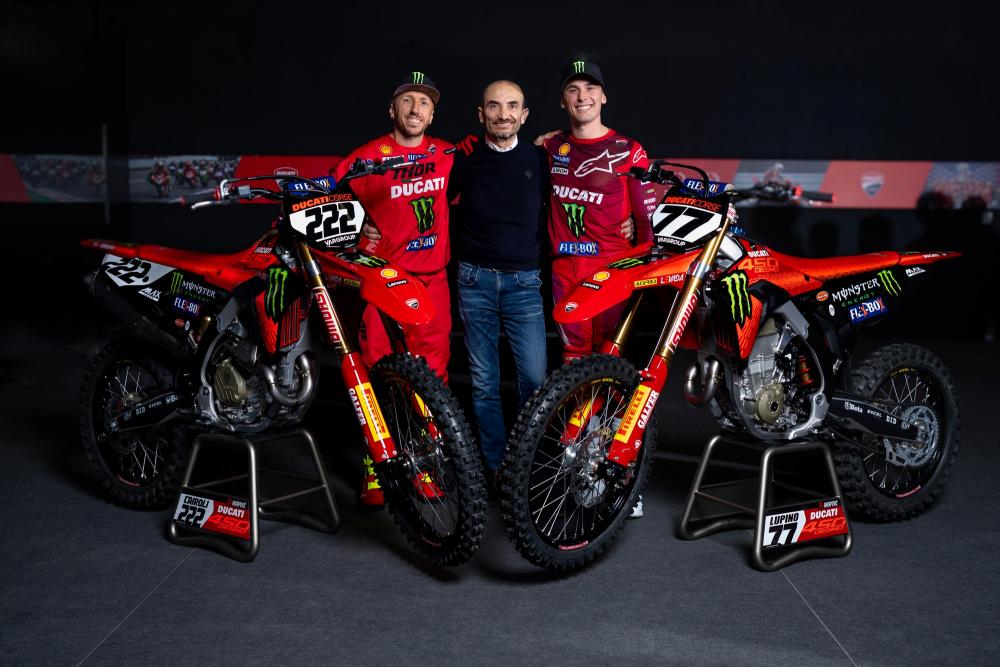 Ducati acaba de apresentar sua nova moto de MX a Desmo 450 conhe&ccedil;a a moto aqui.