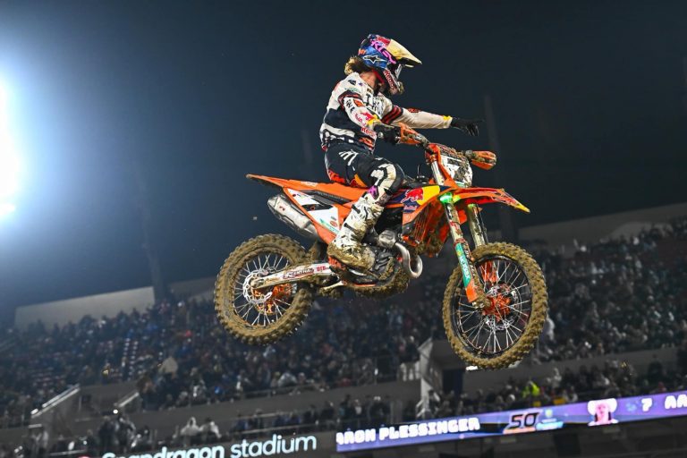 AMA SX: Aaron Plessinger vence pela primeira vez na 450 e assume a liderança no campeonato! Confira os resultados e vídeos das baterias