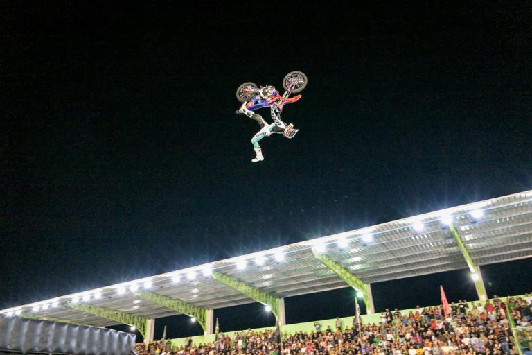 Arena Freestyle Show 2024 inicia temporada em Ilhabela (SP)