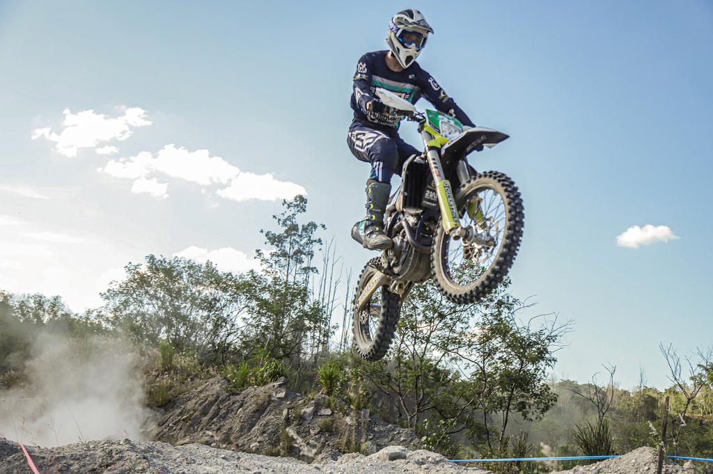Husqvarna PowerHusky/Itaminas conquista seis p&oacute;dios, na abertura do Brasileiro de Enduro