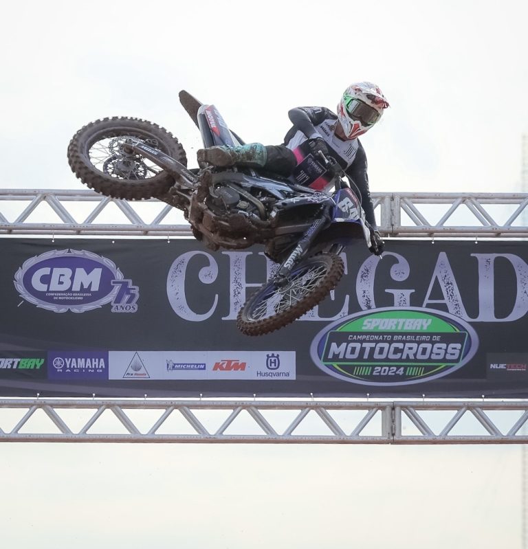 595 bLU cRU Racing coloca três pilotos no pódio da 1ª etapa do Brasileiro de Motocross 