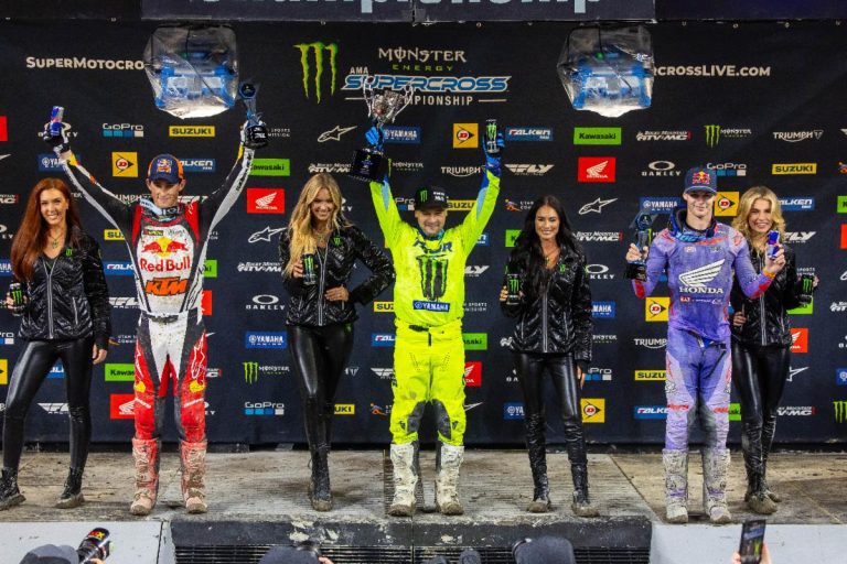 Cooper Webb e Levi Kitchen vencem em Seattle na 11º etapa do AMA Supercross