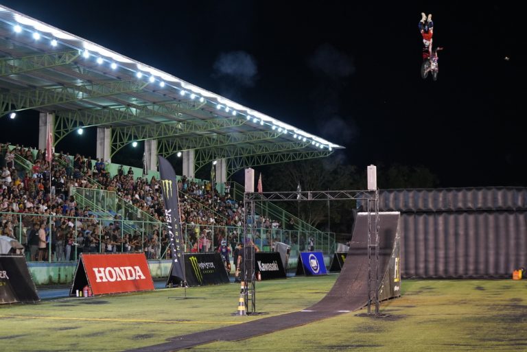 Ilhabela recebeu as emoções da primeira etapa do Arena Freestyle Show