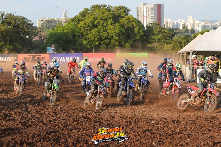 BRMX | Sábado de calor e disputas nas primeiras corridas da temporada 24, confira os resultados