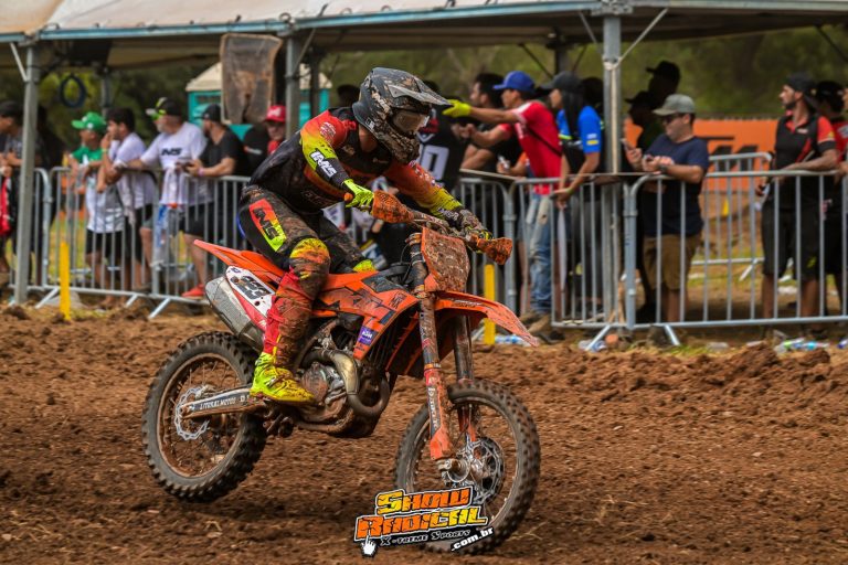 Cássio Anacleto abre a temporada no pódio da MX3 do BRMX