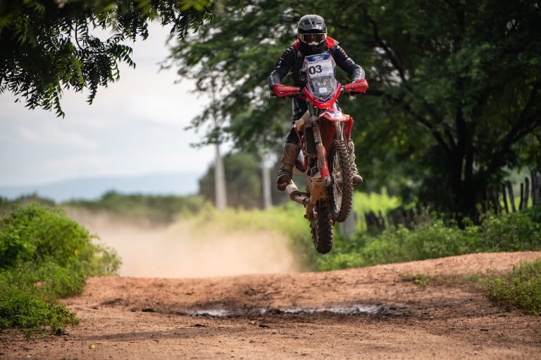 A um dia do final, Honda Racing lidera duas categorias no Rally RN 1500