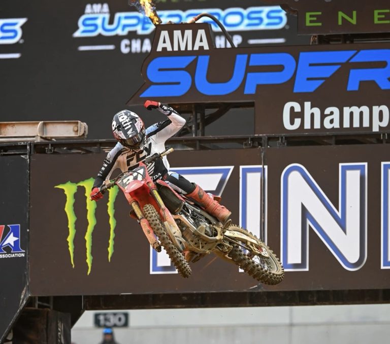 AMA Supercross: Jett Lawrence e Max Anstie garantem a dobradinha da Honda na Philadelphia