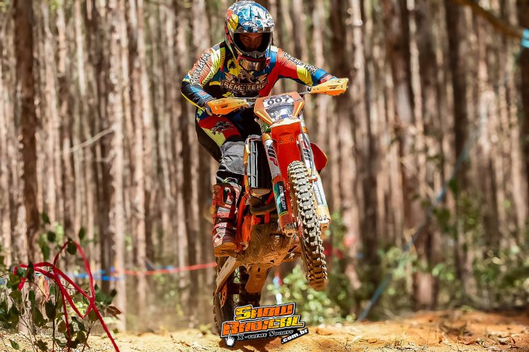 Caetanópolis MG recebe recorde de pilotos na 2º etapa do Desafio Extreme de Enduro