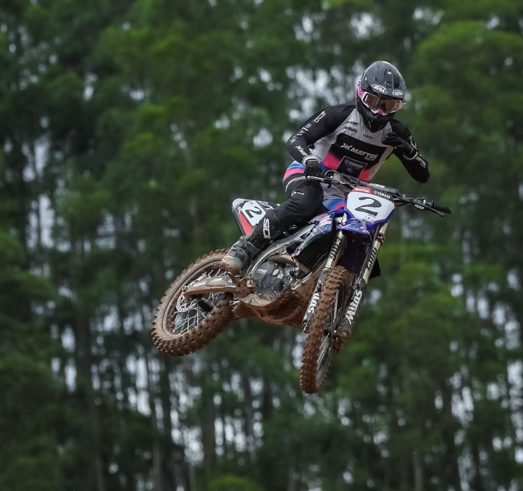 595 bLU cRU Racing conquista o segundo p&oacute;dio consecutivo no Brasileiro de Motocross e segue na briga pela lideran&ccedil;a da MX2