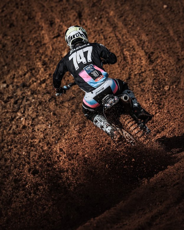 Com gr&aacute;ficos relacionados a defesa do Pantanal, 595 bLU cRU Racing chega &agrave; Campo Grande/MS para a 3&ordf; etapa do Brasileiro de Motocross