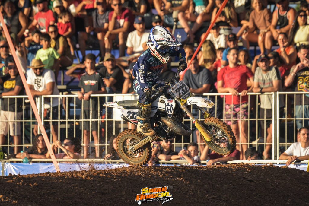 Disputas eletrizantes marcam o primeiro dia de provas na 4&ordf; etapa do BRMX, em Palmas/TO
