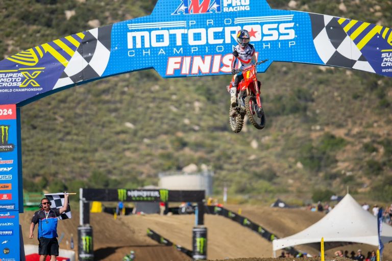 AMA MX: Jett Lawrence e Haiden Deegan saem na frente na primeira etapa da competição! Confira os resultados e vídeos das baterias