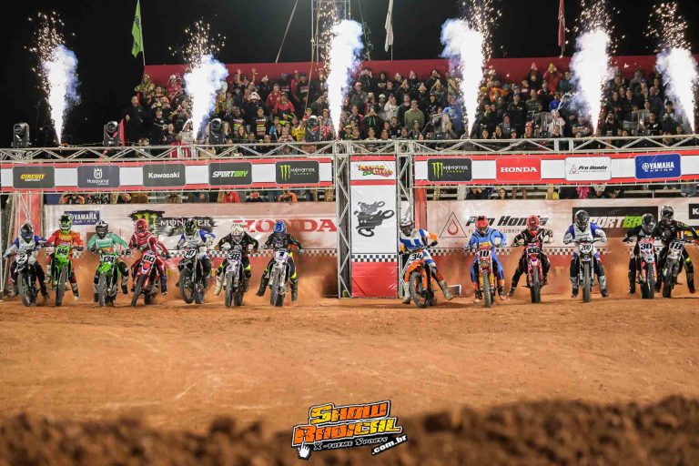 Ryan Breece vence as duas provas e larga na frente no Arena Cross 2024