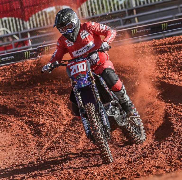 595 bLU cRU Racing defende a liderança da principal categoria no Arena Cross