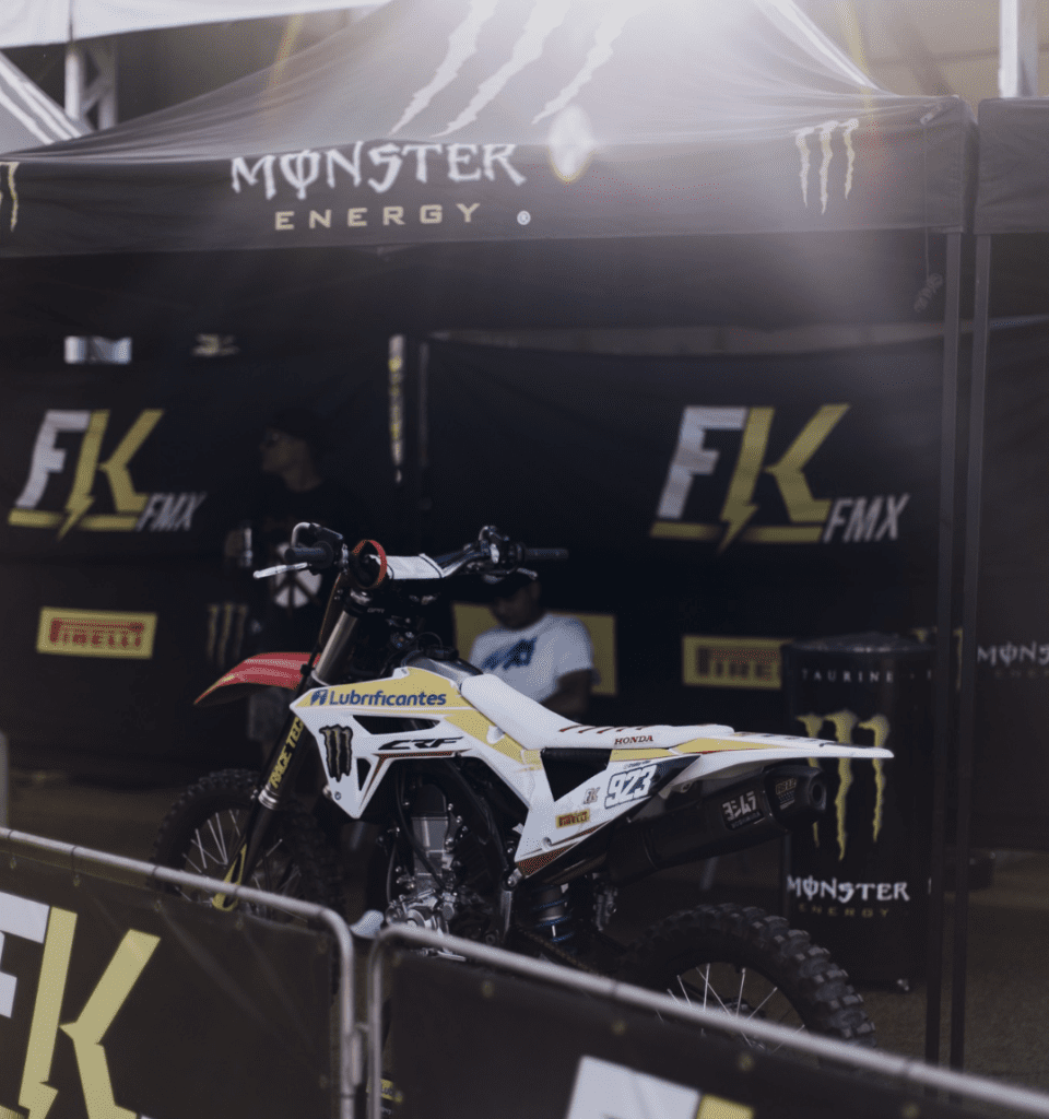 Fred Kyrillos desembarca no Paraguai para mais um show de Freestyle da Monster Energy