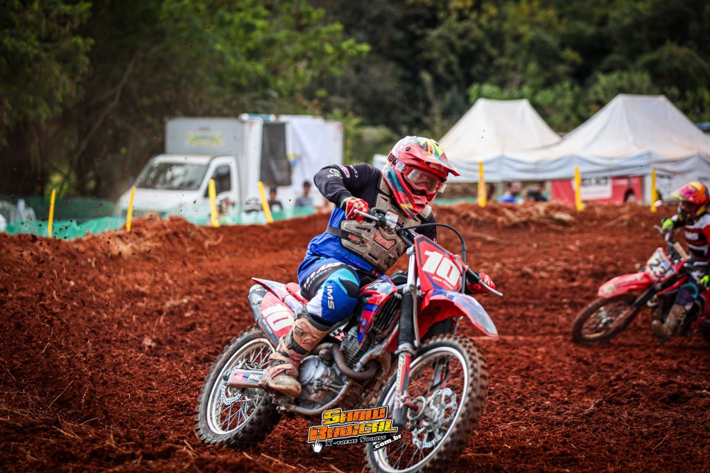 Semifinal da Copa Sul Minas de Velocross &eacute; marcada por duelos decisivos em Tr&ecirc;s Cora&ccedil;&otilde;es/MG