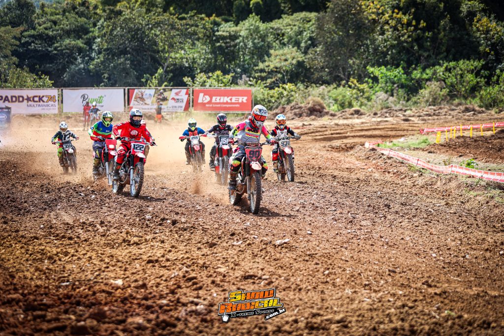 Semifinal da Copa Sul Minas de Velocross &eacute; marcada por duelos decisivos em Tr&ecirc;s Cora&ccedil;&otilde;es/MG