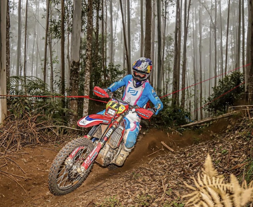CBM convoca pilotos para defender o Brasil no International Six Days Enduro 2024