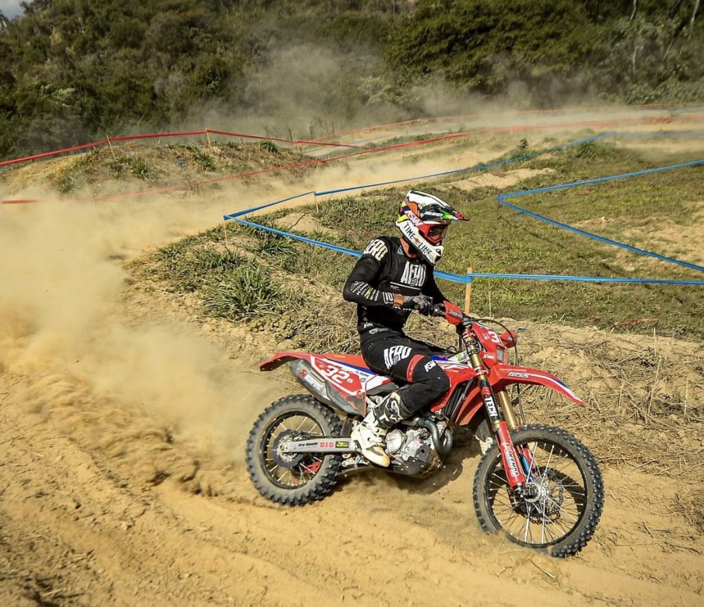 CBM convoca pilotos para defender o Brasil no International Six Days Enduro 2024