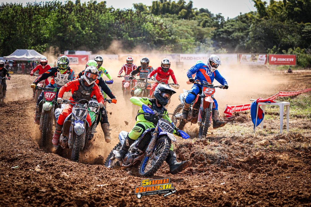 Semifinal da Copa Sul Minas de Velocross &eacute; marcada por duelos decisivos em Tr&ecirc;s Cora&ccedil;&otilde;es/MG