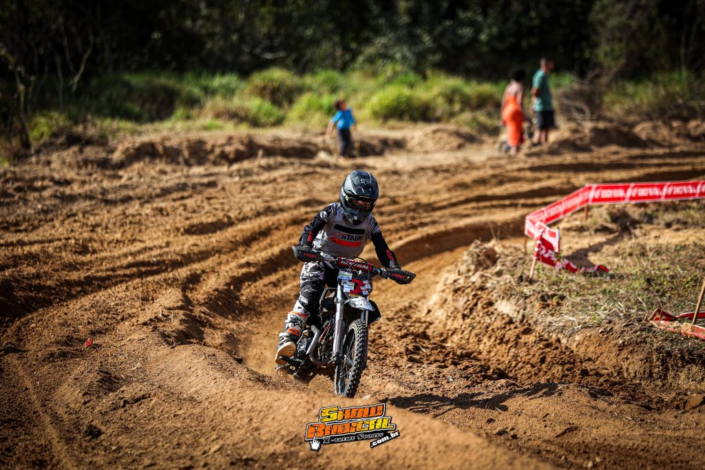 Semifinal da Copa Sul Minas de Velocross &eacute; marcada por duelos decisivos em Tr&ecirc;s Cora&ccedil;&otilde;es/MG