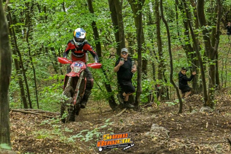 LIVE: Segundo dia de provas oficiais no Red Bull Romaniacs 2024