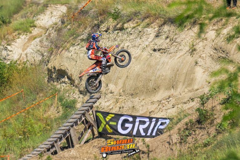 Manuel Lettenbichler vence o Red Bull Romaniacs pela quinta vez! Brasileiros encerram a participação com saldo positivo