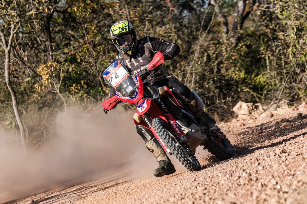 Honda Racing chega &agrave; metade do Sert&otilde;es com tr&ecirc;s pilotos no Top 4 das motos