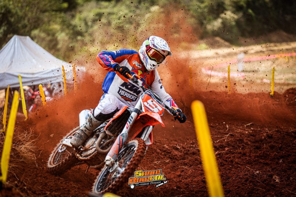 Semifinal da Copa Sul Minas de Velocross &eacute; marcada por duelos decisivos em Tr&ecirc;s Cora&ccedil;&otilde;es/MG