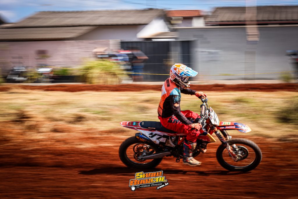 Semifinal da Copa Sul Minas de Velocross &eacute; marcada por duelos decisivos em Tr&ecirc;s Cora&ccedil;&otilde;es/MG