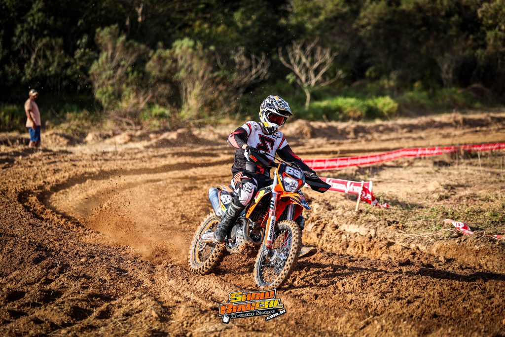 Semifinal da Copa Sul Minas de Velocross &eacute; marcada por duelos decisivos em Tr&ecirc;s Cora&ccedil;&otilde;es/MG