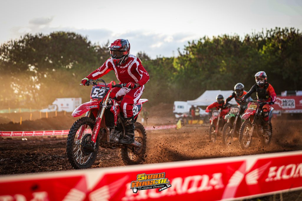 Semifinal da Copa Sul Minas de Velocross &eacute; marcada por duelos decisivos em Tr&ecirc;s Cora&ccedil;&otilde;es/MG