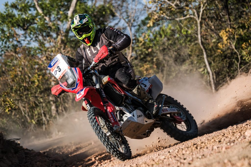 Honda Racing chega &agrave; metade do Sert&otilde;es com tr&ecirc;s pilotos no Top 4 das motos