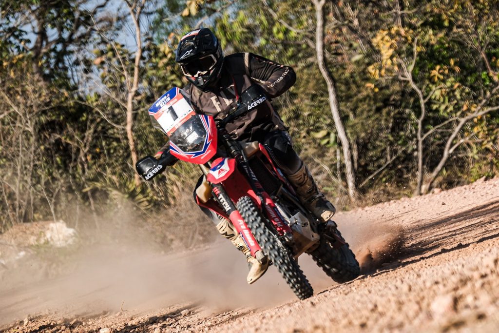 Honda Racing chega &agrave; metade do Sert&otilde;es com tr&ecirc;s pilotos no Top 4 das motos