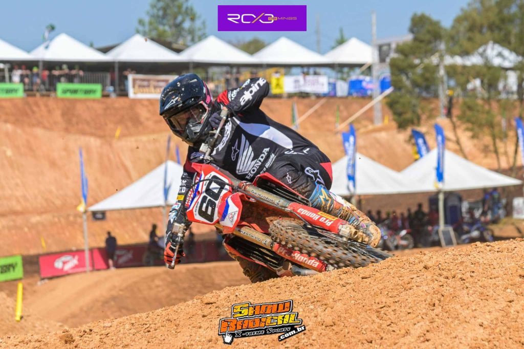 &ldquo;Fala Roots by Roxo de Minas&rdquo;: Tudo o que aconteceu na grande final do BRMX, pelos olhares da Roots MX