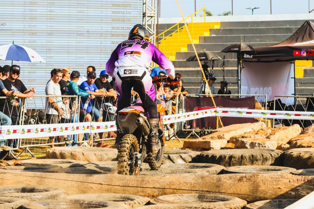 Equipe 3R KTM Mitas brilha no Hard in Help com vit&oacute;ria na categoria Bronze