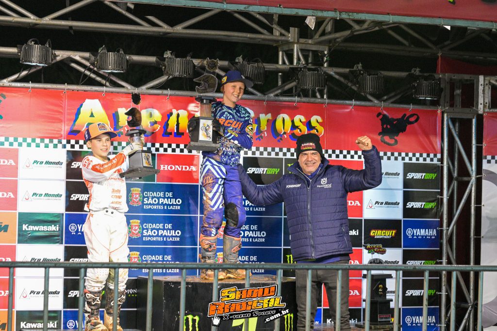 Super Final define os quatro campe&otilde;es do Arena Cross Brasil