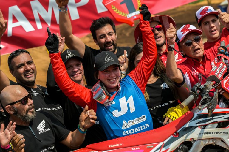 JP Pro Honda Team é campeã brasileira de motocross na MX4 e MXF
