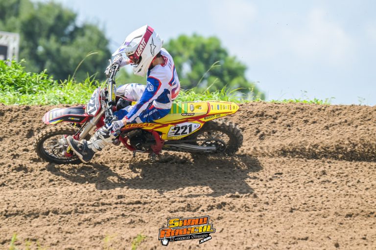 João Vitor #221 vence na categoria 7 a 9 anos no Florida Golden Cup no Gatorback Cycle Park e se prepara para o Mini’Os