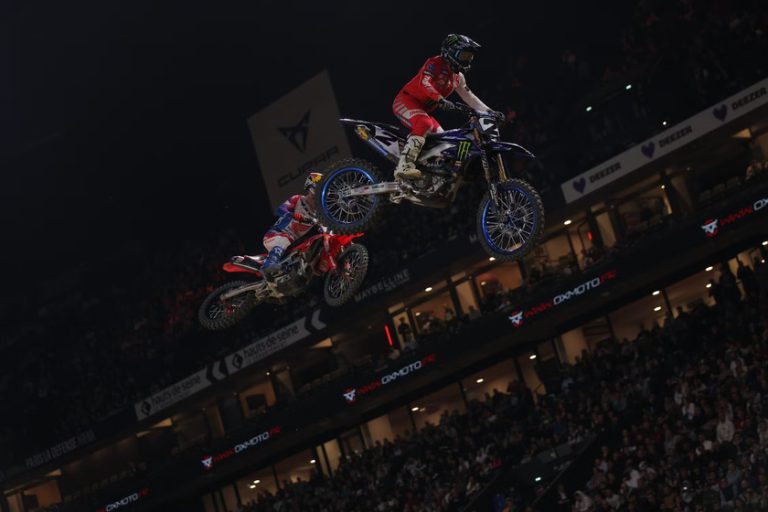 Aposte nos pilotos do Supercross de Paris e fature com a BetEsporte nesse final de semana