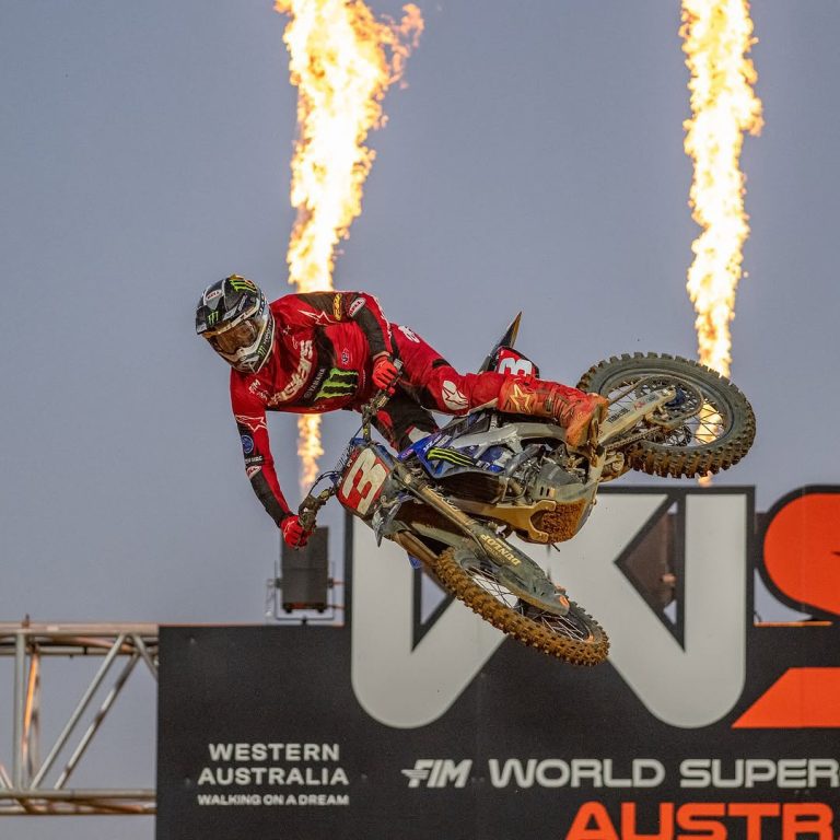 WSX: Eli Tomac domina e McElrath vence a SX2. Enzo Lopes sobe ao pódio com a segunda colocação! Confira os resultados