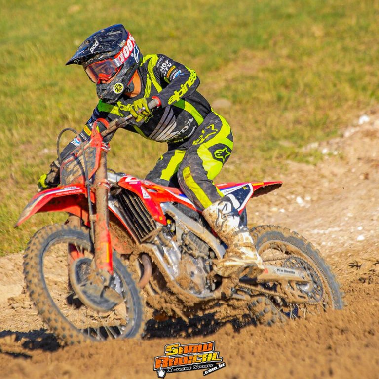 Mini Os 2024: Brasileiros encerram a participação com direito à vitória na bateria final da principal categoria