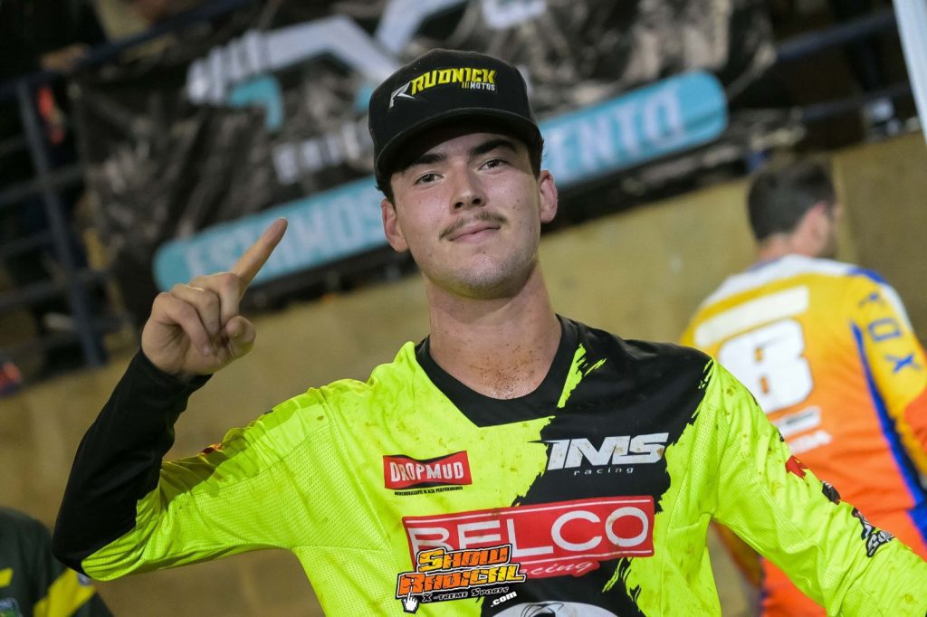 Arena Velocross bate recorde de inscritos em noite de disputas intensas com os mais r&aacute;pidos pilotos do velocross brasileiro