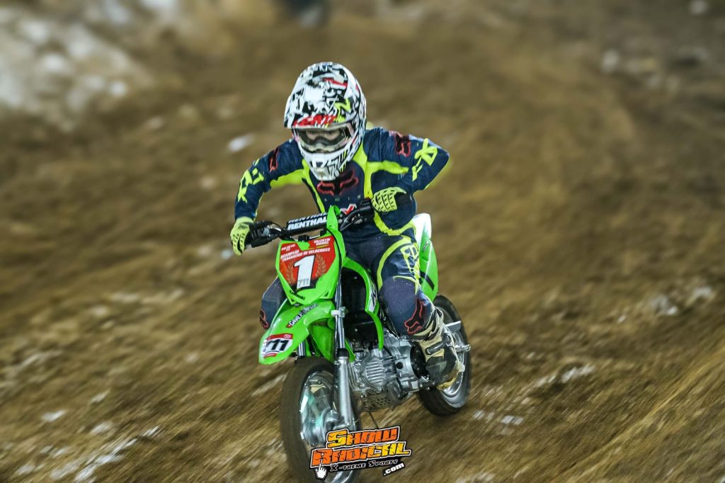 Arena Velocross bate recorde de inscritos em noite de disputas intensas com os mais r&aacute;pidos pilotos do velocross brasileiro