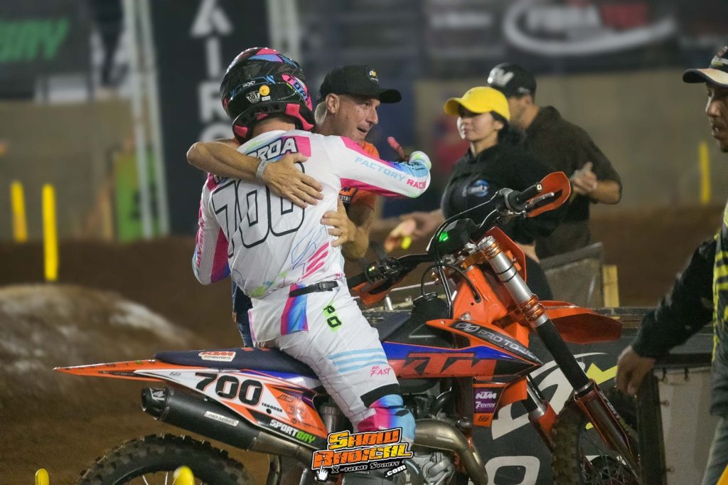 Arena Velocross bate recorde de inscritos em noite de disputas intensas com os mais r&aacute;pidos pilotos do velocross brasileiro