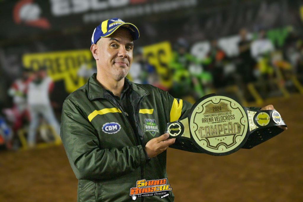 Arena Velocross bate recorde de inscritos em noite de disputas intensas com os mais r&aacute;pidos pilotos do velocross brasileiro